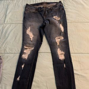 Distressed boyfriend jeans